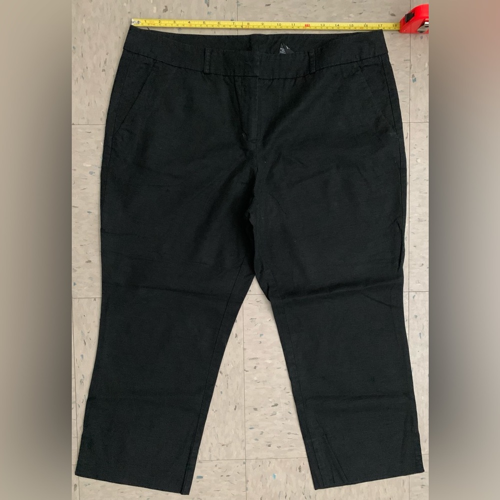 In great condition | Black | Capri | Size: 12